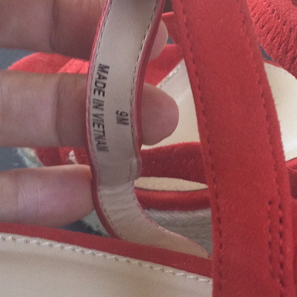 Pelle Moda Dora Wedge Sandals - Picture 9 of 9
